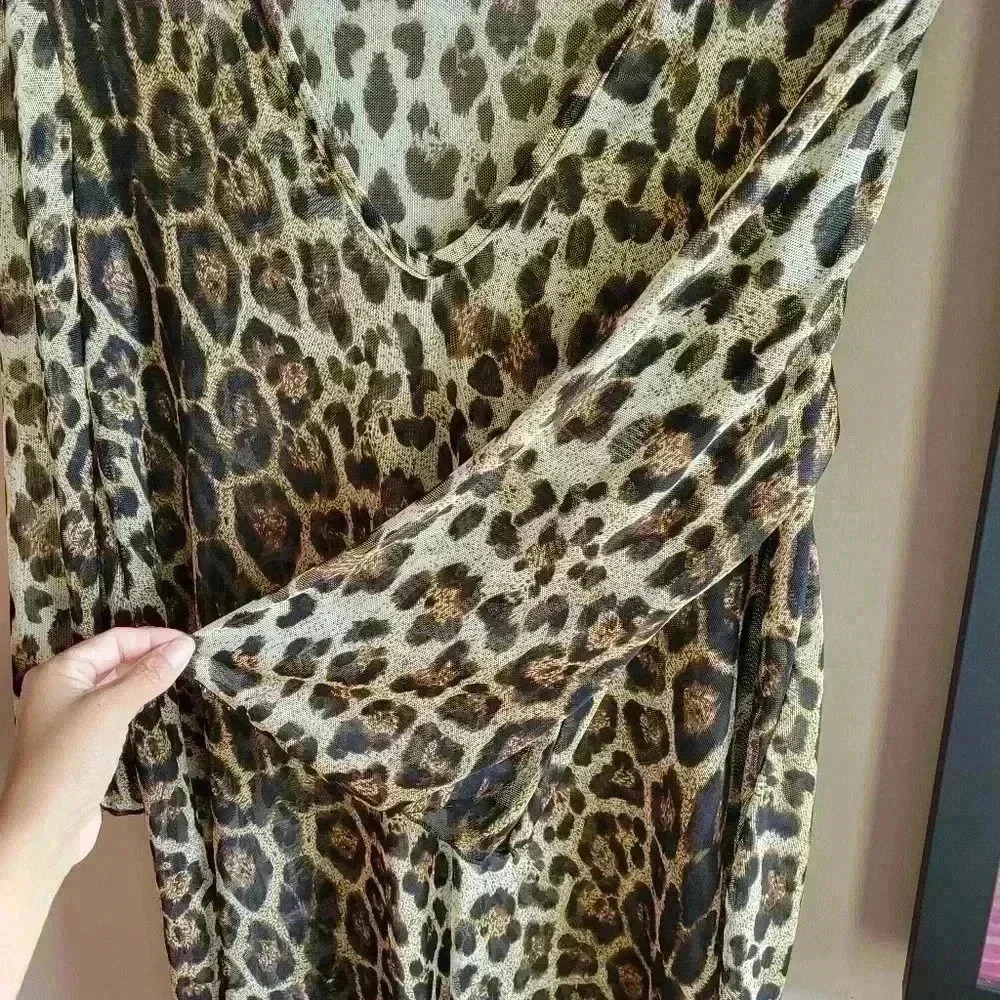 Jordan Taylor Cheetah Animal Print V Neck Translucid Tunic Small 3/4 Sleeve - Picture 6 of 7